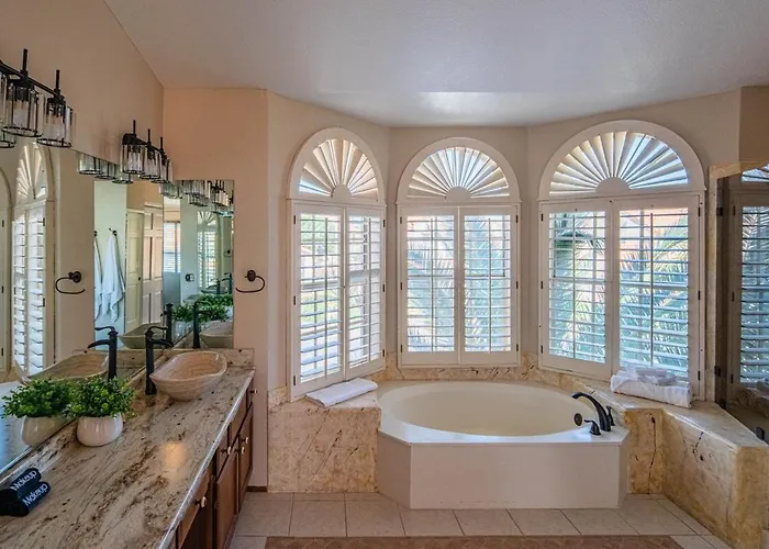 Dom wakacyjny Estate, Pool, Theater, Golf, And 20 Guests *