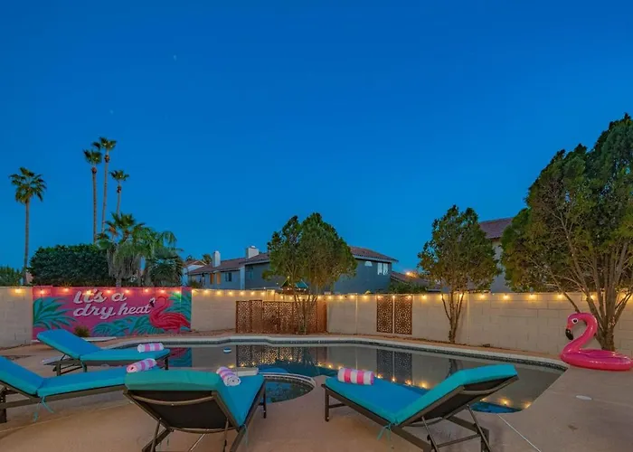 Estate, Pool, Theater, Golf, And 20 Guests * Glendale
