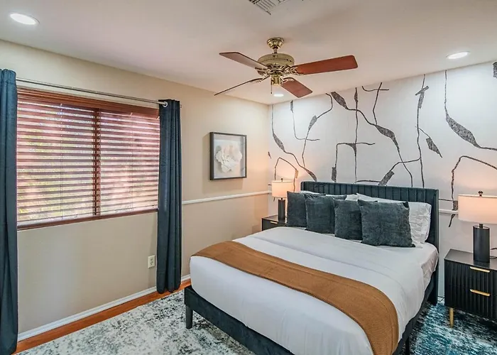 Dom wakacyjny Estate, Pool, Theater, Golf, And 20 Guests *