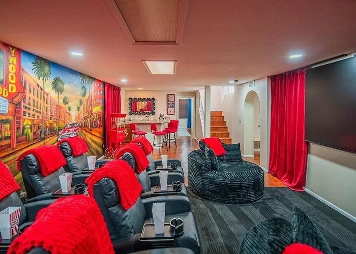 Estate, Pool, Theater, Golf, And 20 Guests Dom wakacyjny *