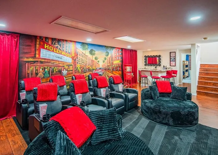 Dom wakacyjny Estate, Pool, Theater, Golf, And 20 Guests